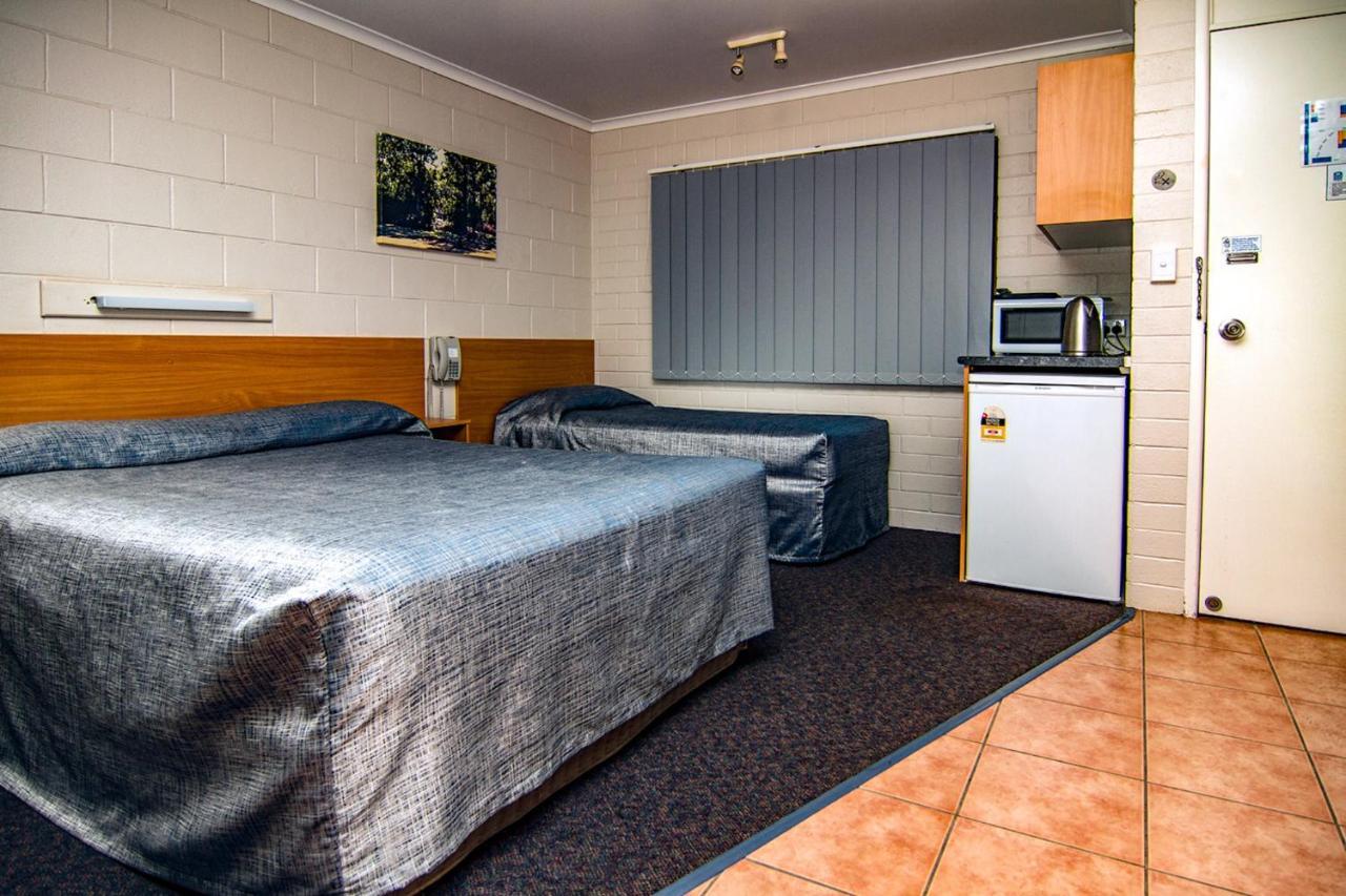 Mundubbera Billabong Motor Inn Bagian luar foto