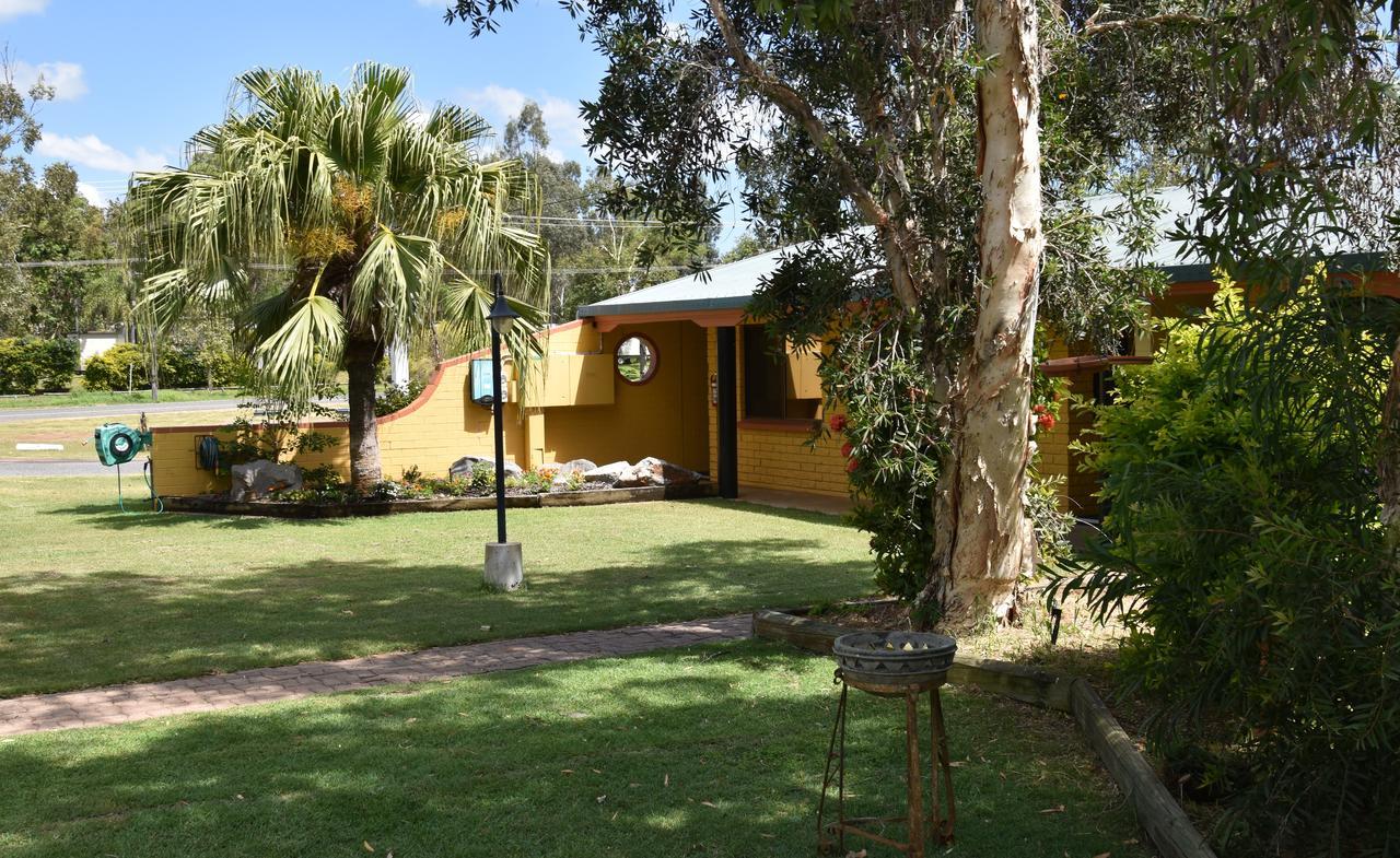 Mundubbera Billabong Motor Inn Bagian luar foto
