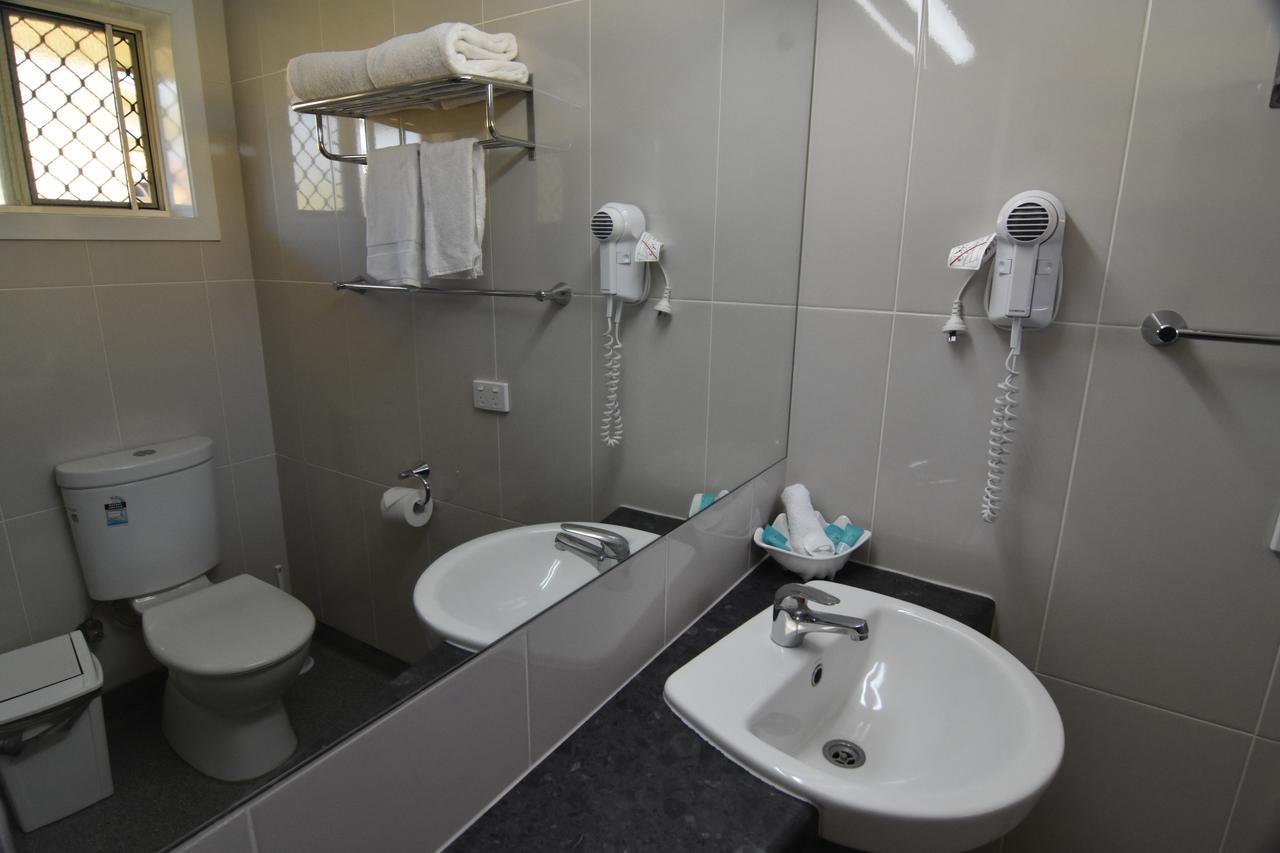 Mundubbera Billabong Motor Inn Bagian luar foto