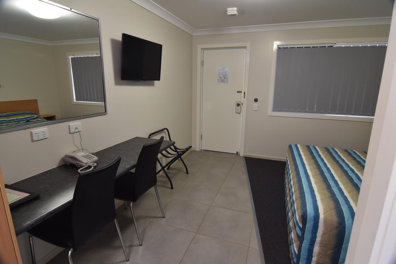 Mundubbera Billabong Motor Inn Bagian luar foto